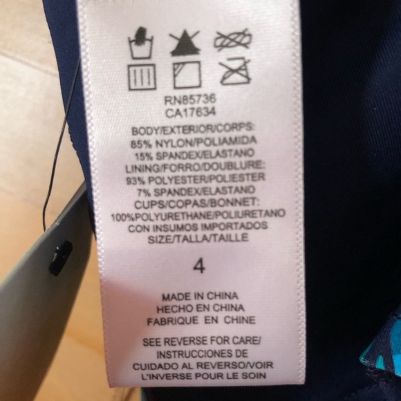 BEACH HOUSE SPORTS NWT 2PIECES SET IN NAVY TOP CROP SIZE 4 / BOTTOM SIZE 6 - Picture 5 of 10